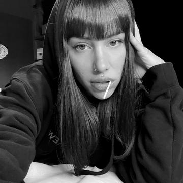 Claudia Askew